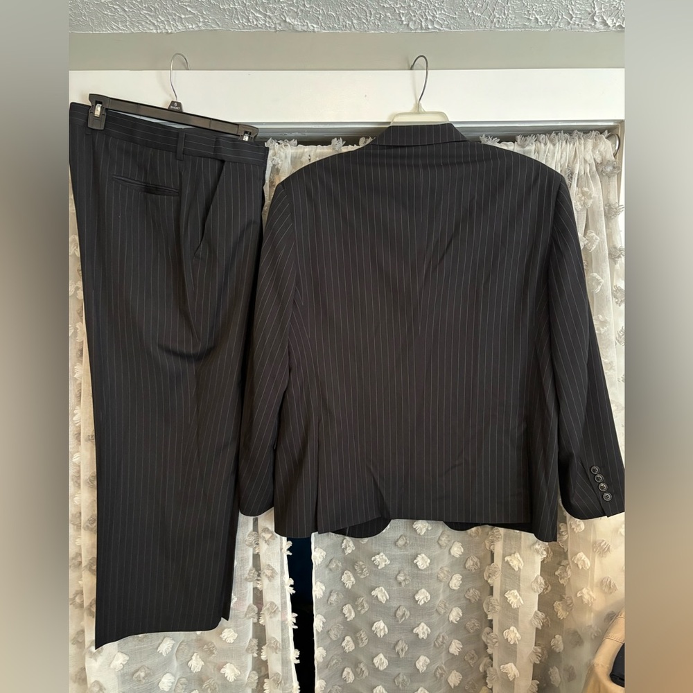 Cooper and Nelson black with white pinstripe set - Picture 3 of 13